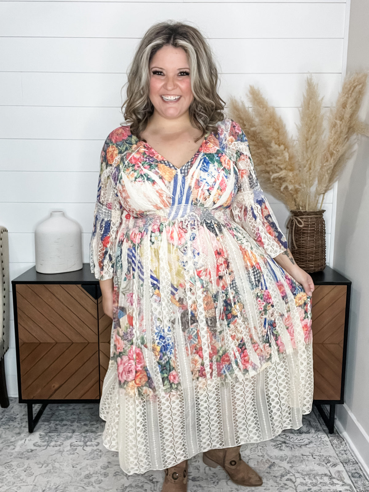 "Country In The Park" Long Sleeve V Neck Lace Dress (Bold Floral)