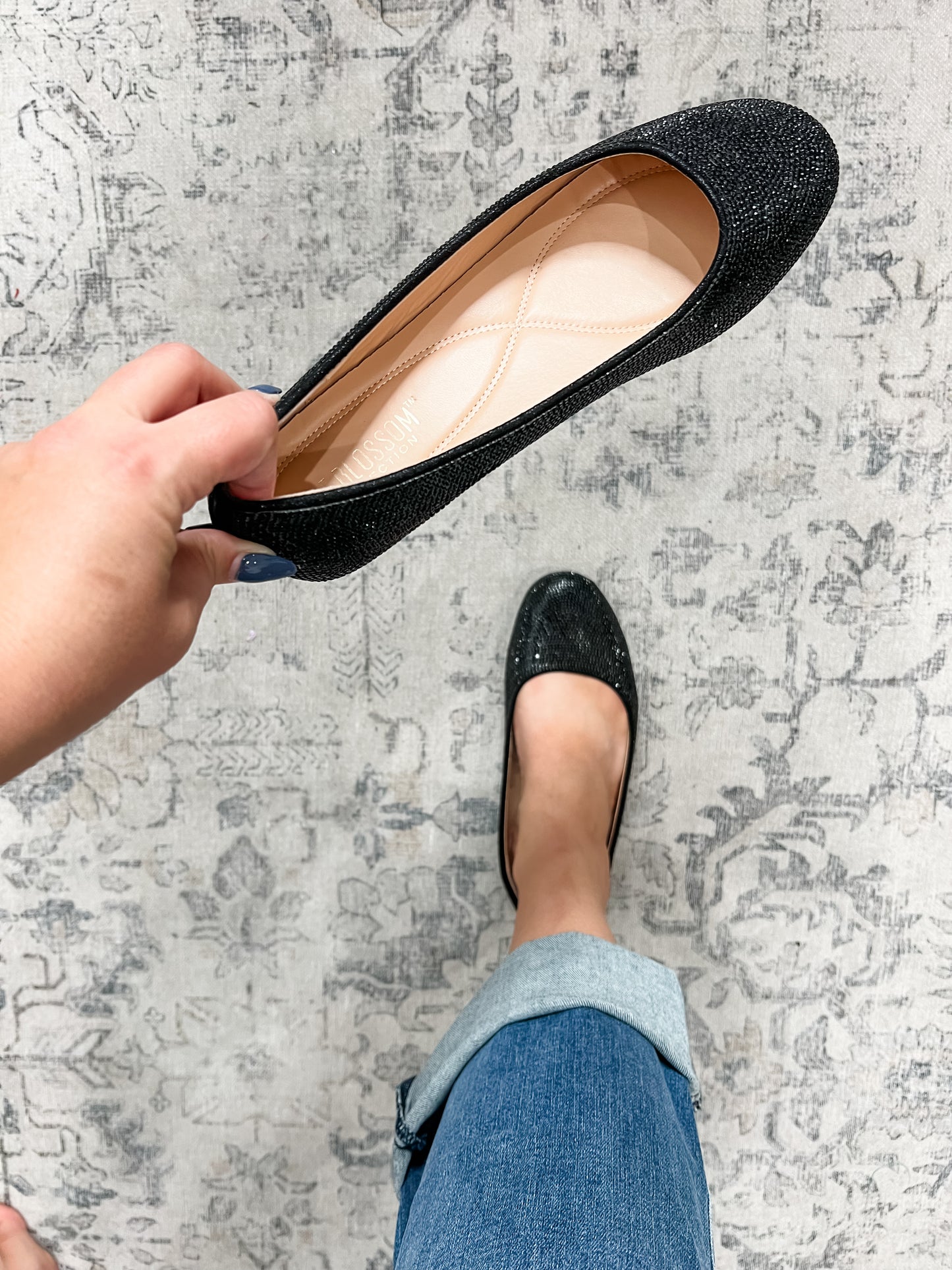 "Baba" Sparkle Round Toe Flat (Black)