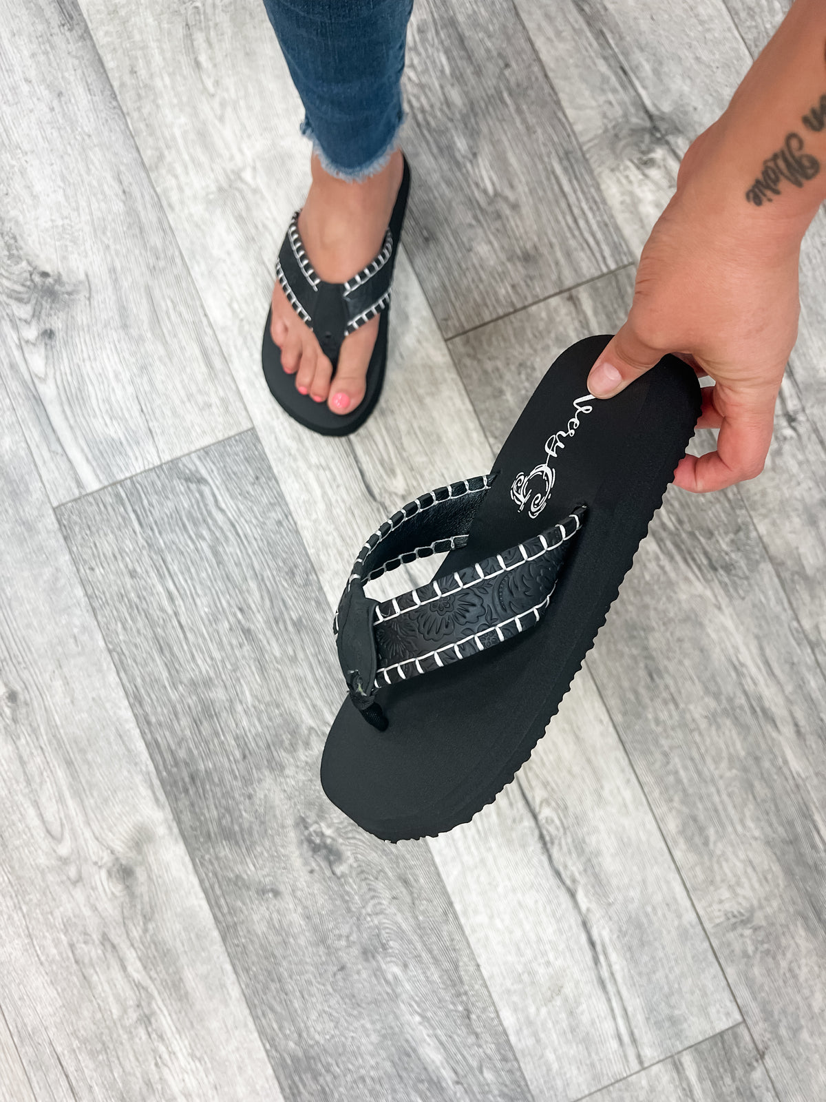 Gypsy Jazz "Pamela" Flip Flops (Black)