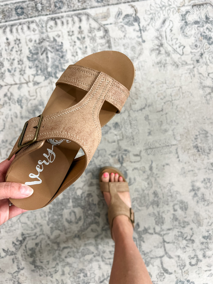 Very G "Noah" Wedge Sandal (Tan)