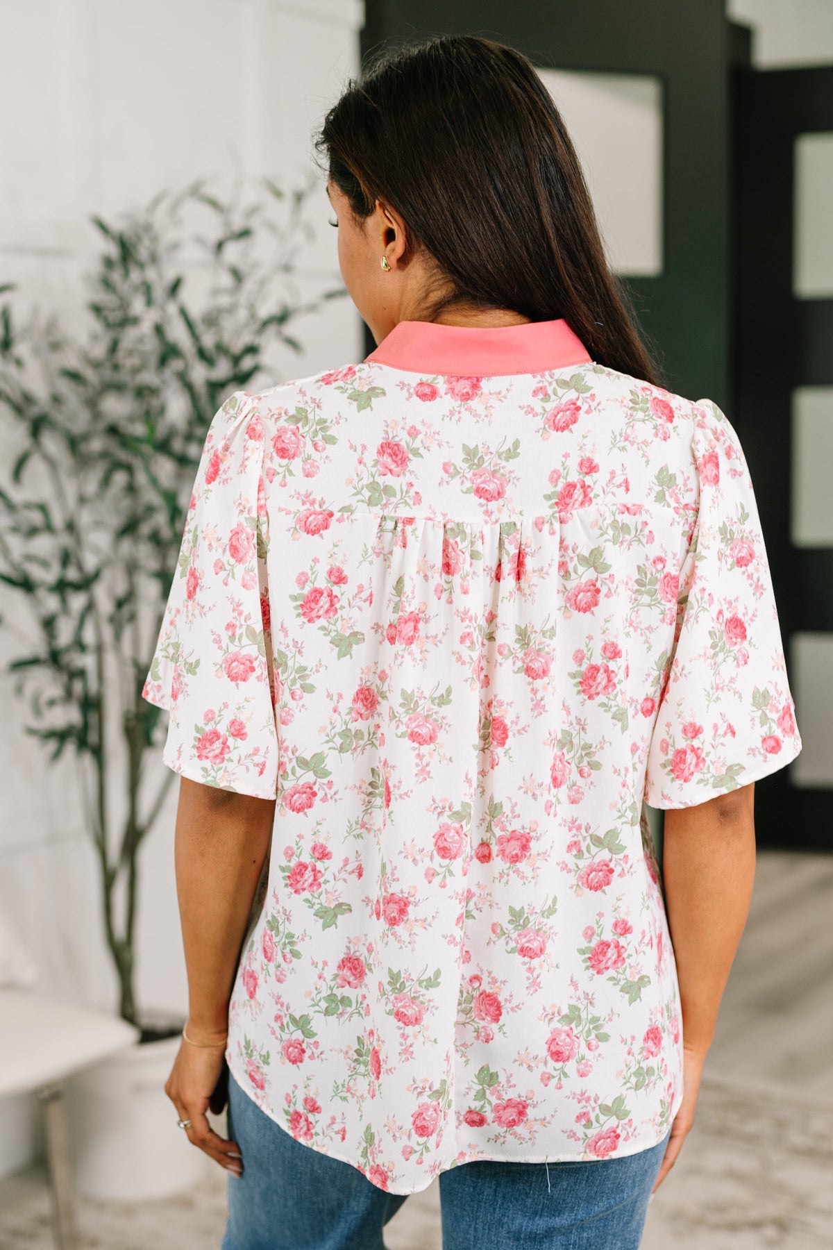 Haptics "Smith" Contrast Neckline Floral Blouse
