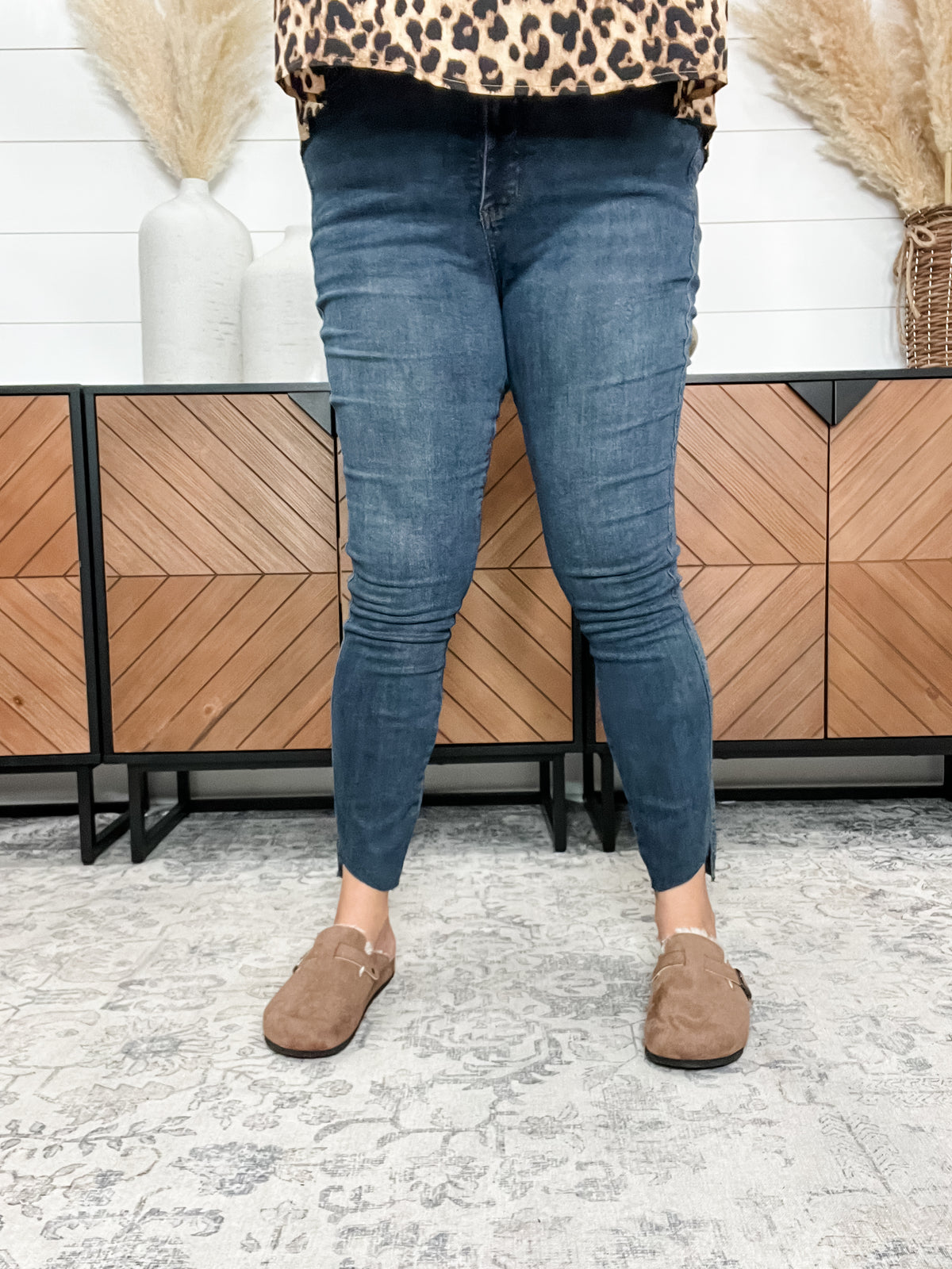 Judy Blue "Plant Therapy" Stem hem Tummy Control Skinny Jeans