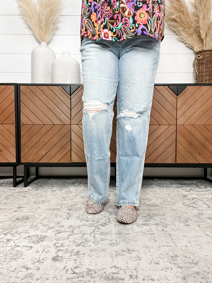 Judy Blue "Mountain Side" Rigid Magic Distressed Straight Leg Jeans