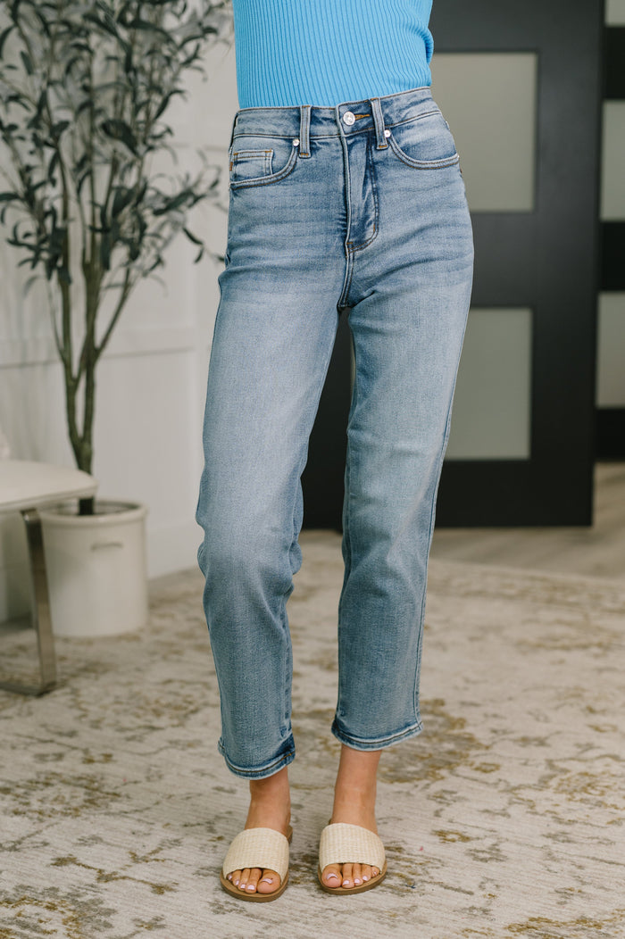Judy Blue "Reggie" Ankle Straight Leg Jeans