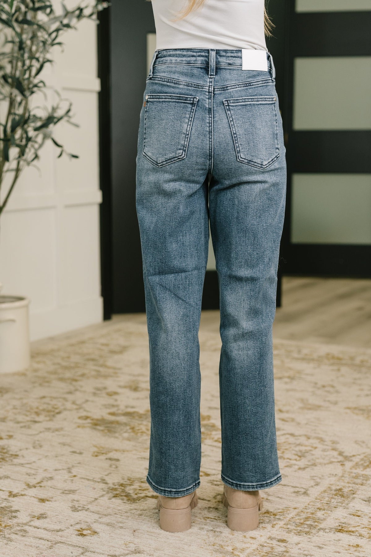 Judy Blue "Pratt" Rigid Magic High Waist Straight Jean in Everyday Indigo