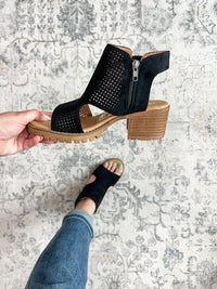 "Milsy" Block Heel Side Zip Sandal by Very G (Black)