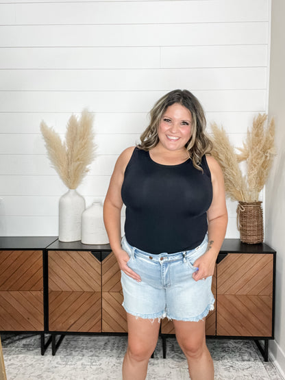 Judy Blue "Blame It On My Roots" Double Button Mid Thigh Dad Jean