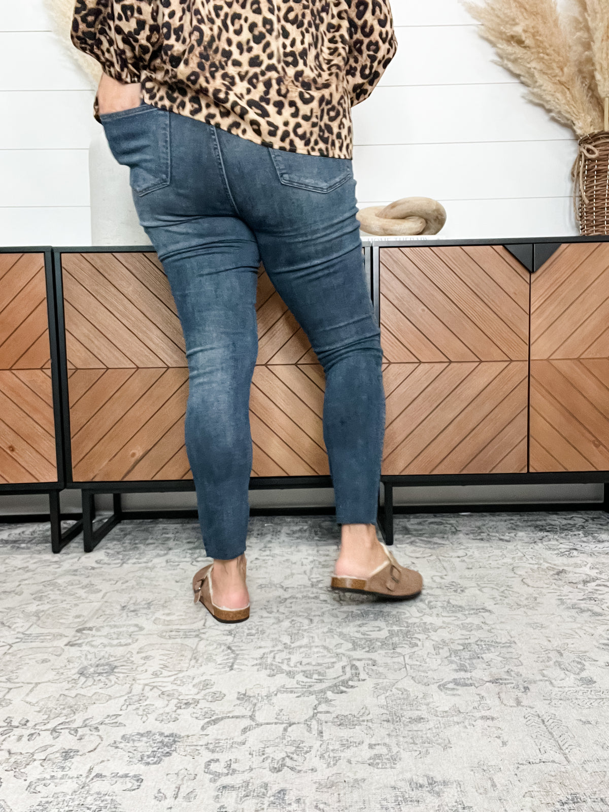 Judy Blue "Plant Therapy" Stem hem Tummy Control Skinny Jeans