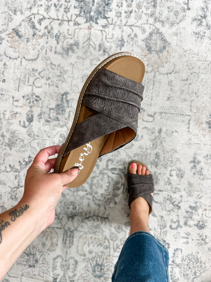 "Jolene" By Very G Slip On Flat Sandal (Tooled Charcoal)