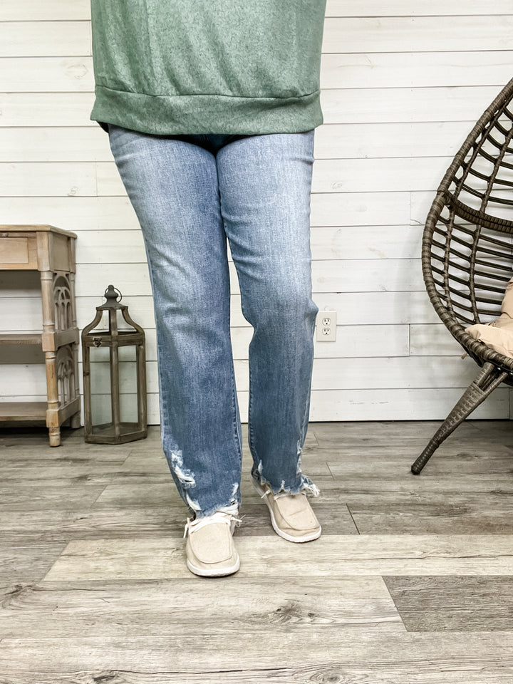 Judy Blue "Dizzy" Distressed Straight Leg
