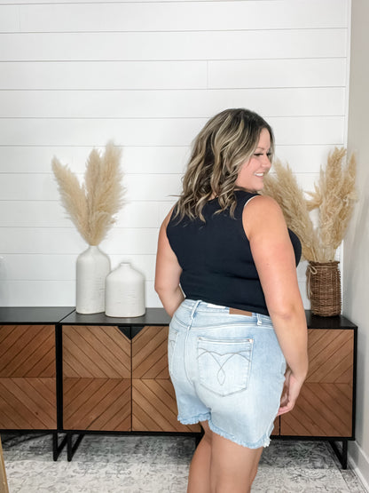 Judy Blue "Blame It On My Roots" Double Button Mid Thigh Dad Jean