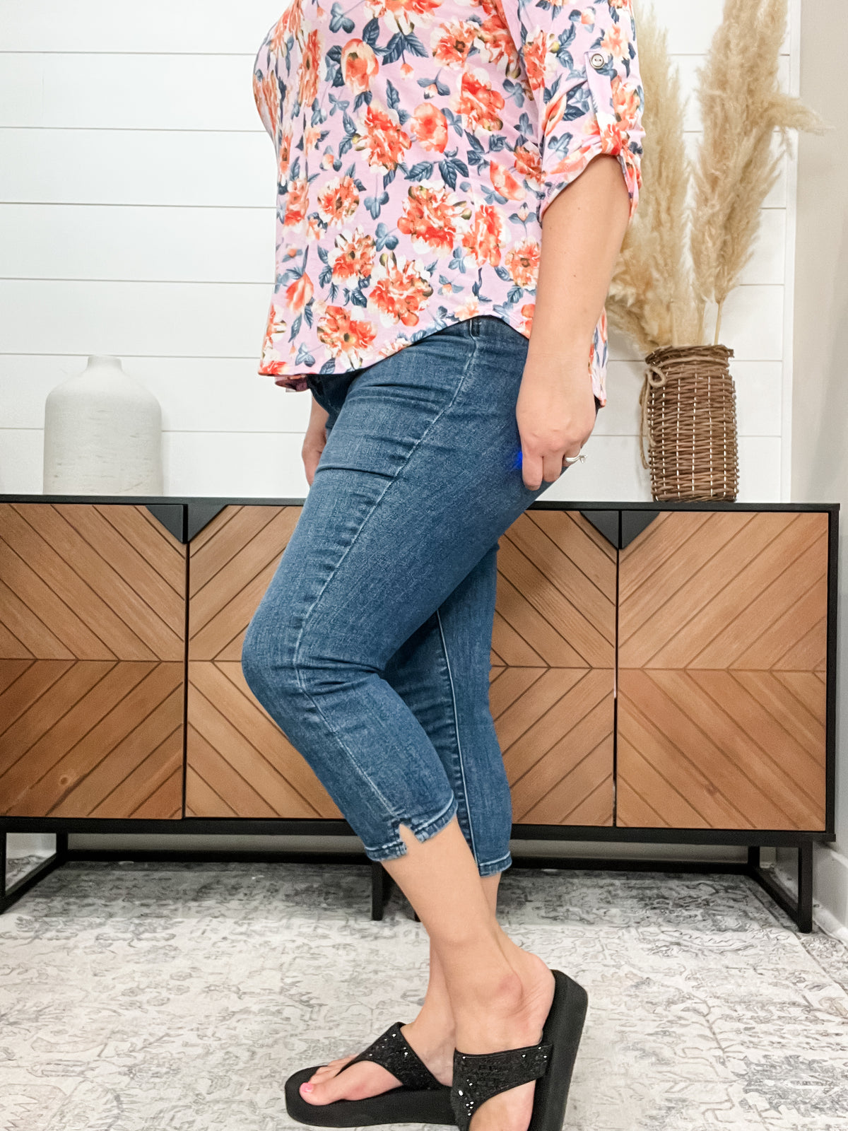 Judy Blue "Rumi" Tummy Control Dark Wash Capris