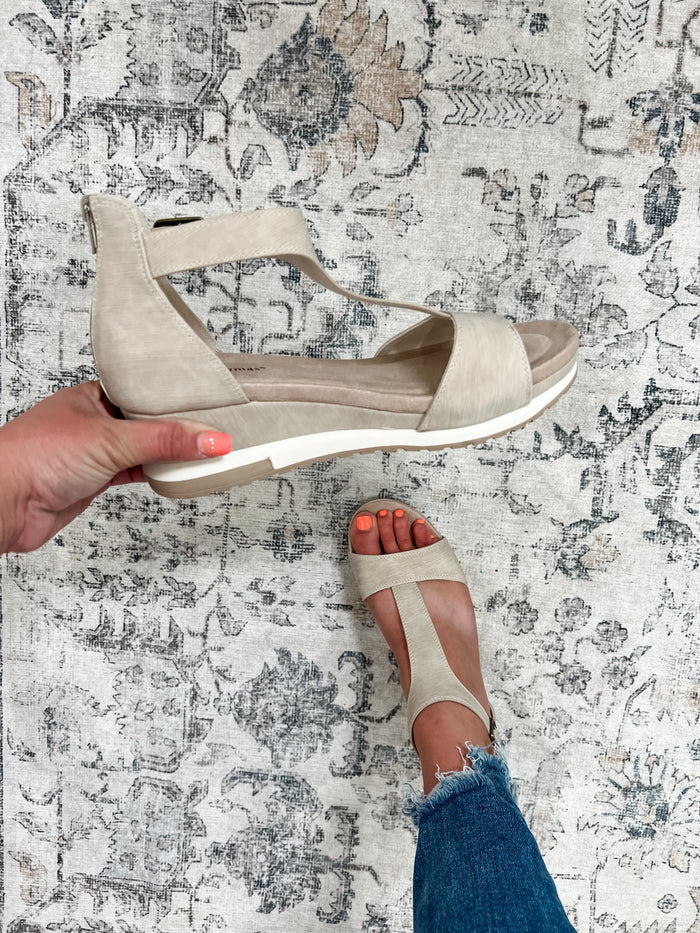 "Lyra" Sandal with Back Zip and Side Buckle (Nude)