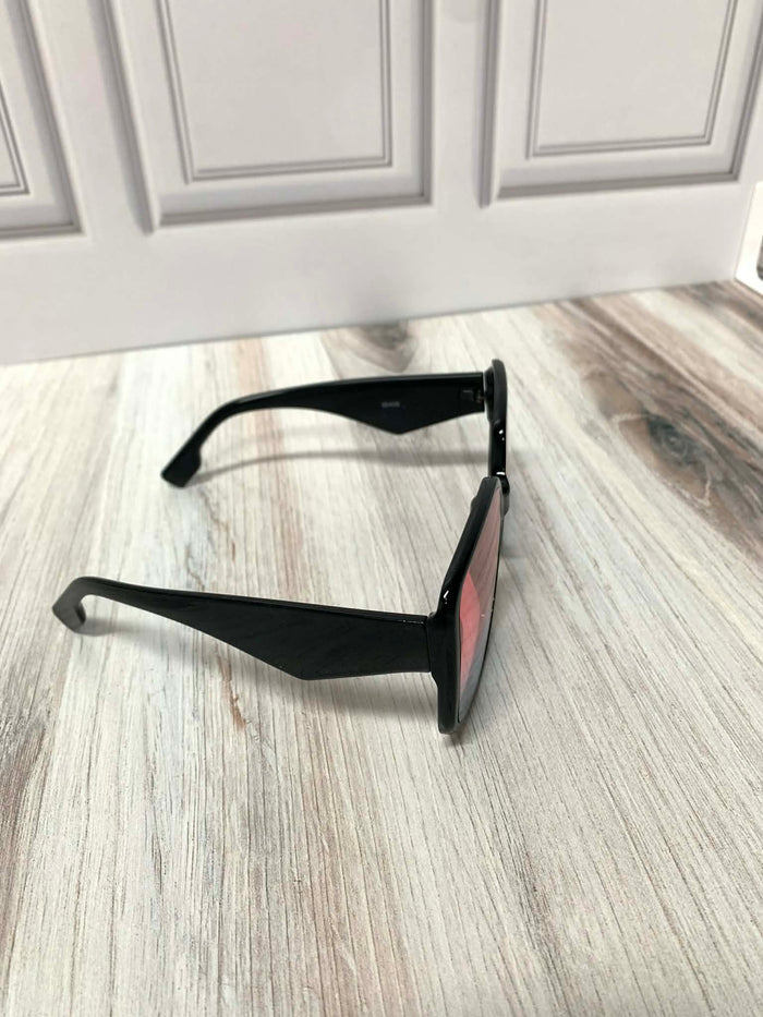 Square Frame Triangle Arm Sunglasses (Black Frame Pink Lens)