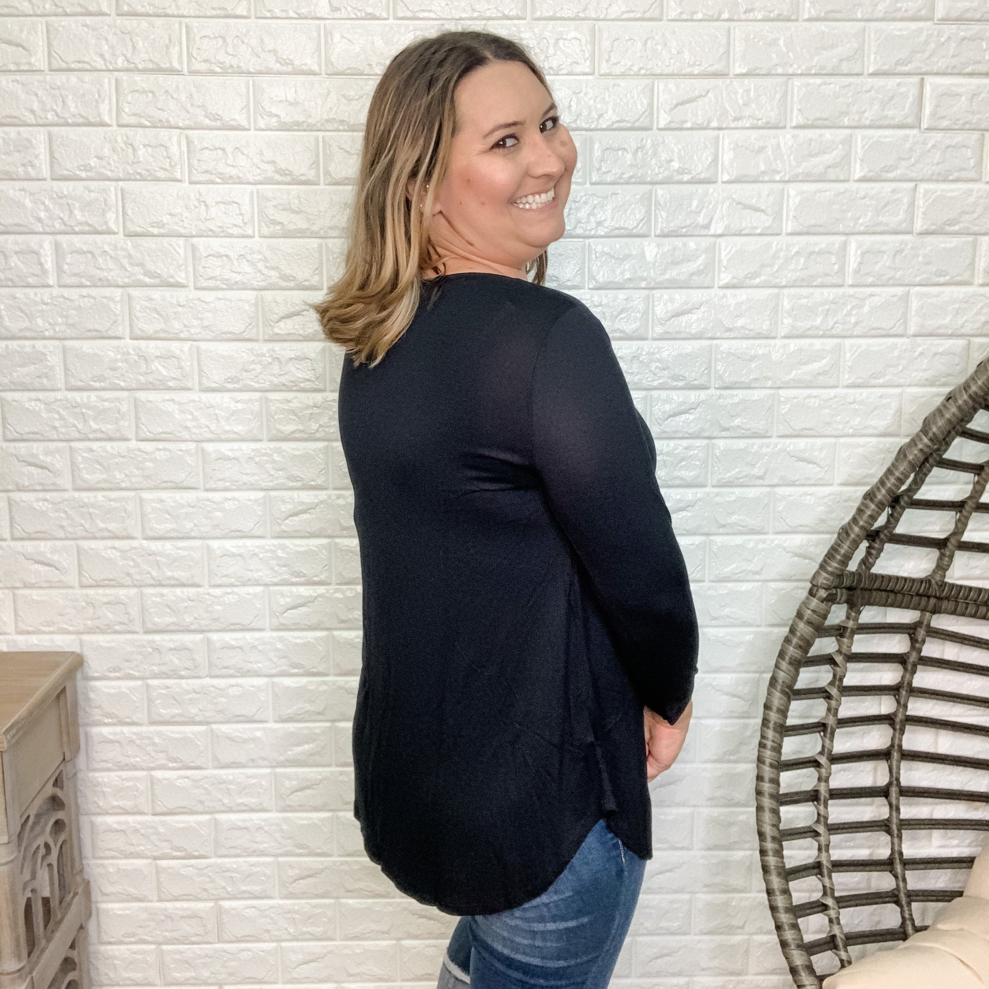 "Annalissa" 3/4 Sleeve V-Neck (Black)