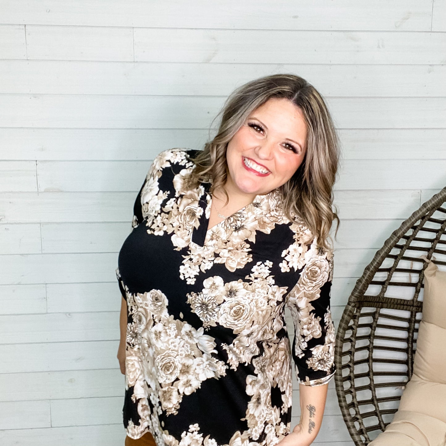 "Brielle" Floral Lizzy 3/4 Sleeve Split Neck-Lola Monroe Boutique