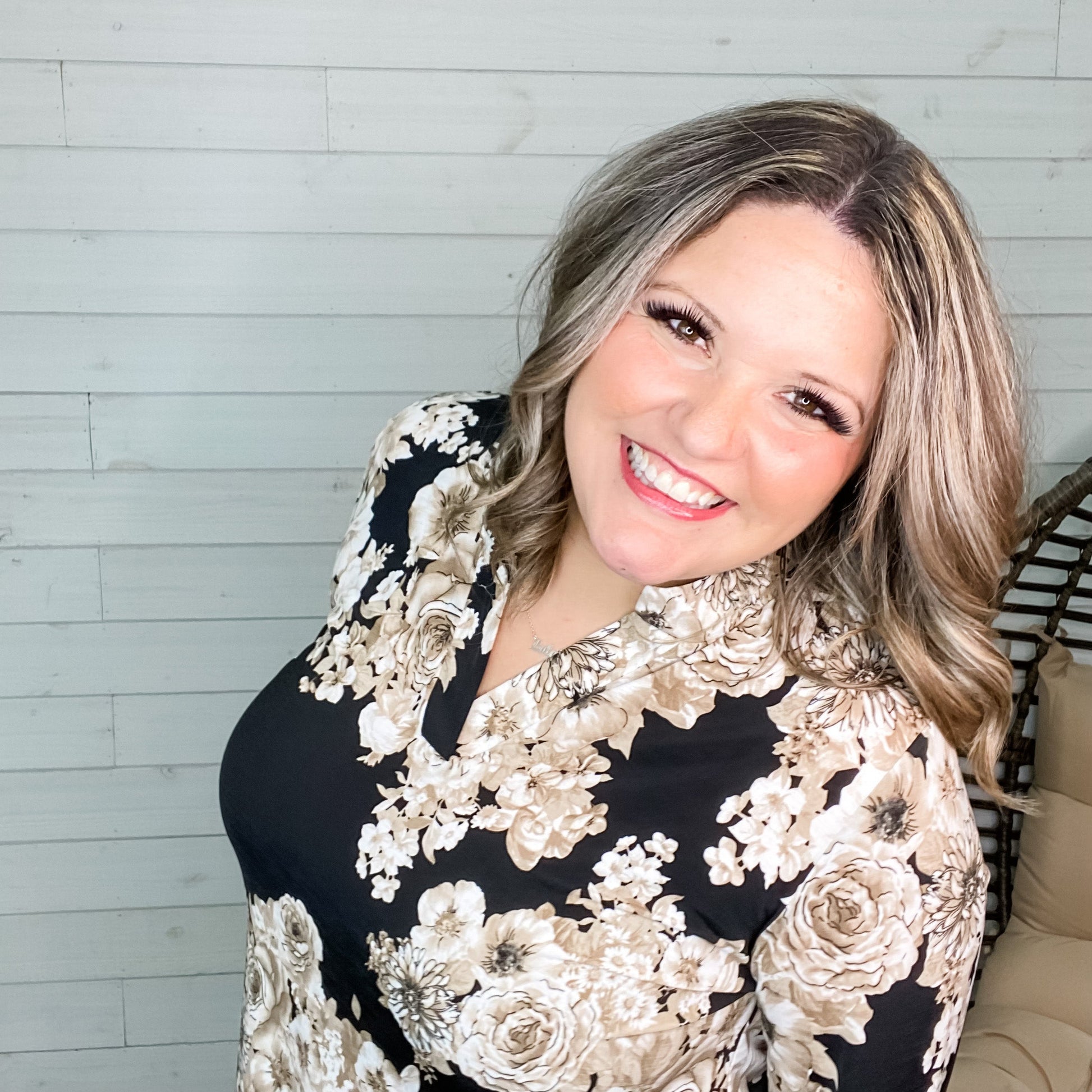 "Brielle" Floral Lizzy 3/4 Sleeve Split Neck-Lola Monroe Boutique