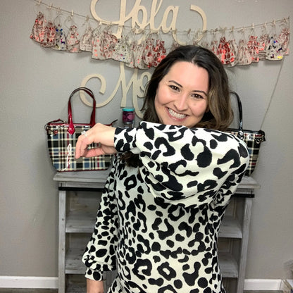 "Cheetah Girl" Boat Neck Puff Sleeve Design Top