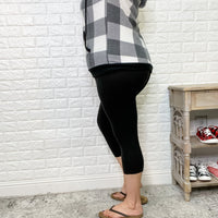 Classic Black Legging Style Capris With Pockets-Lola Monroe Boutique