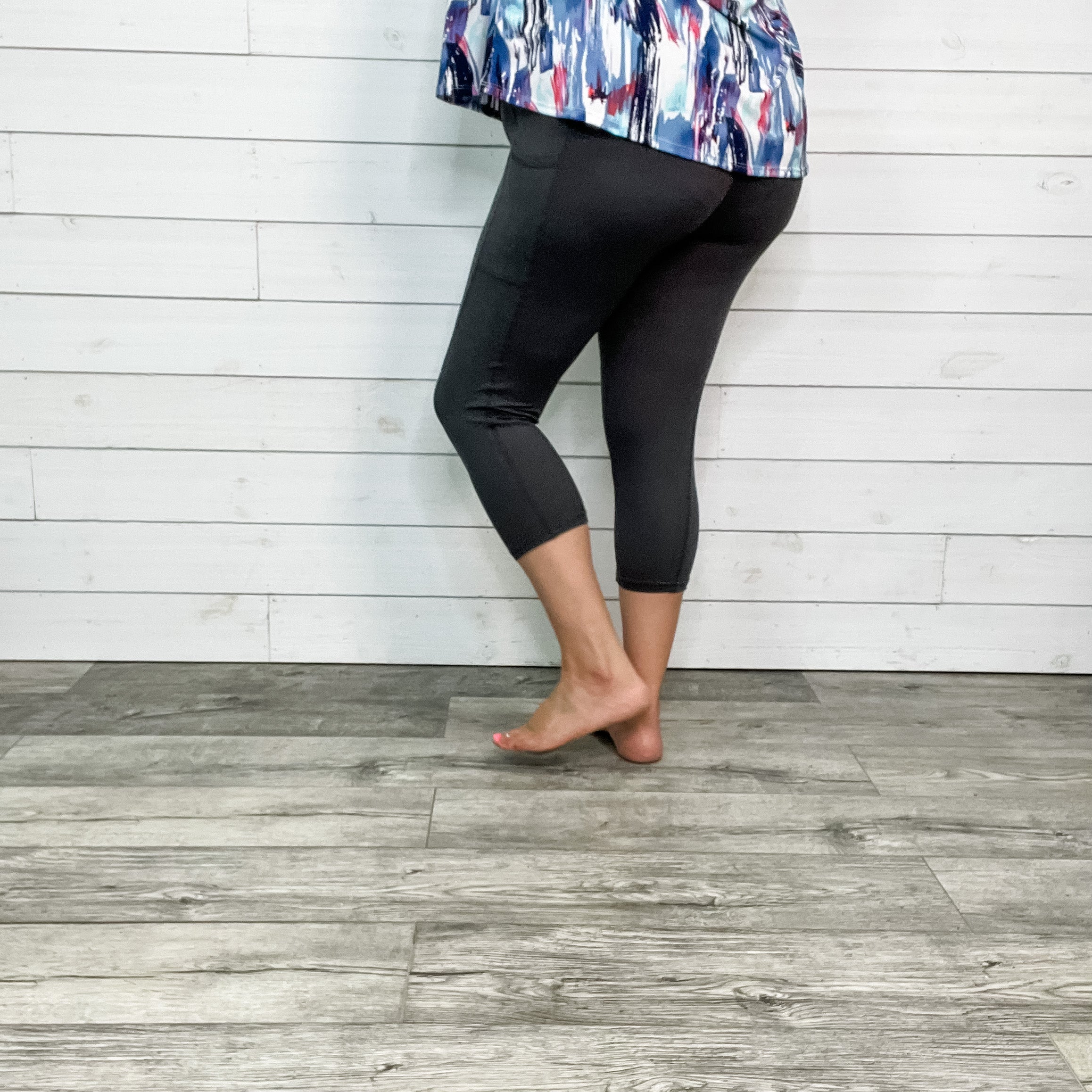 Classic Legging Style Capris With Pocket (Grey)-Lola Monroe Boutique