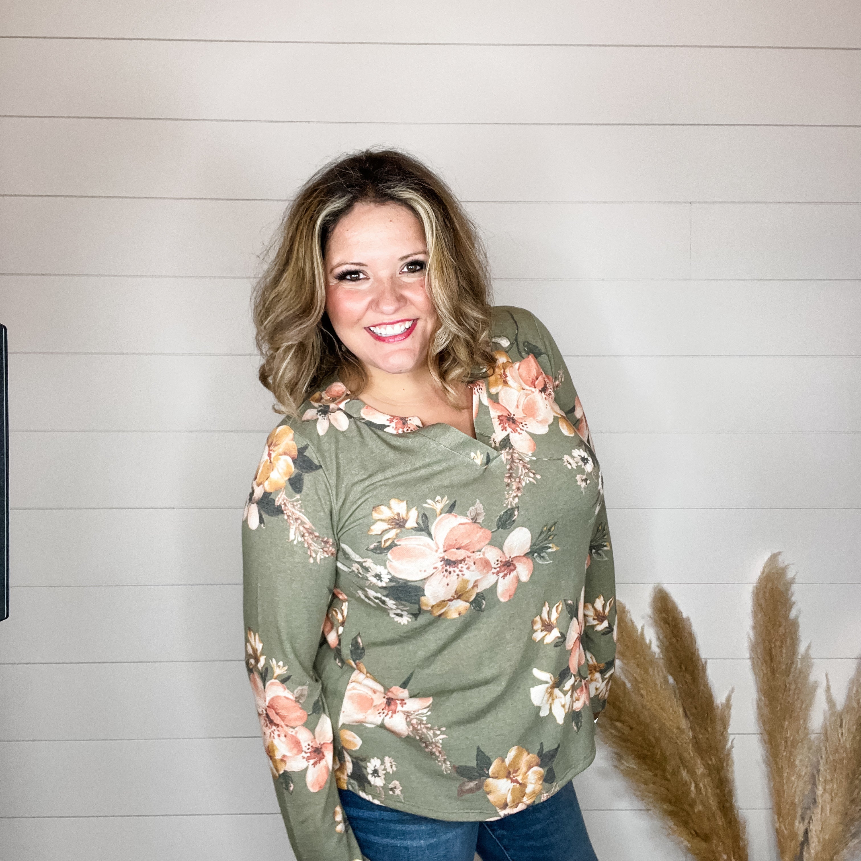 "Clover" Floral Long Sleeve Split Neck-Lola Monroe Boutique