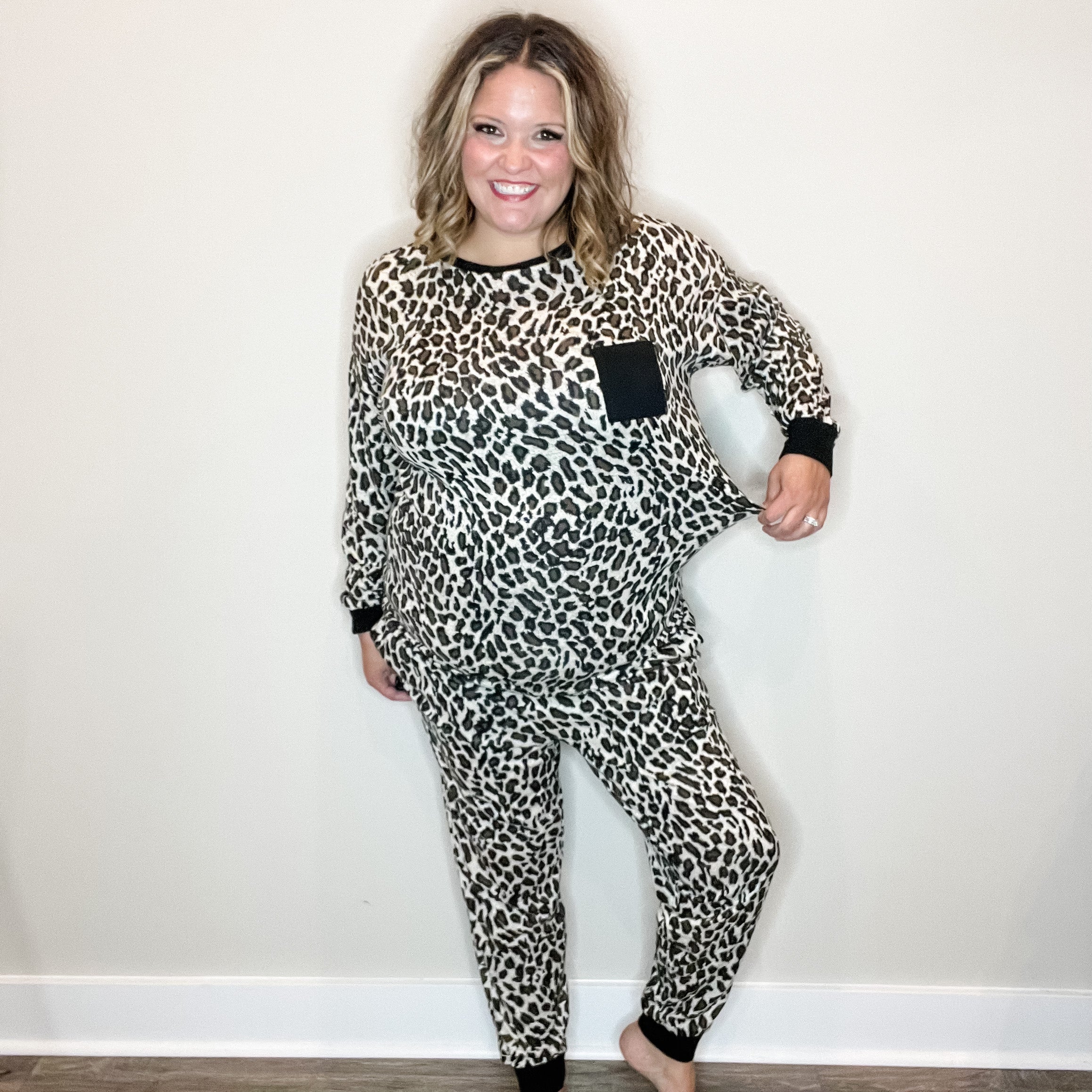 "Cozy" Animal Print Lounge Set with Pockets-Lola Monroe Boutique