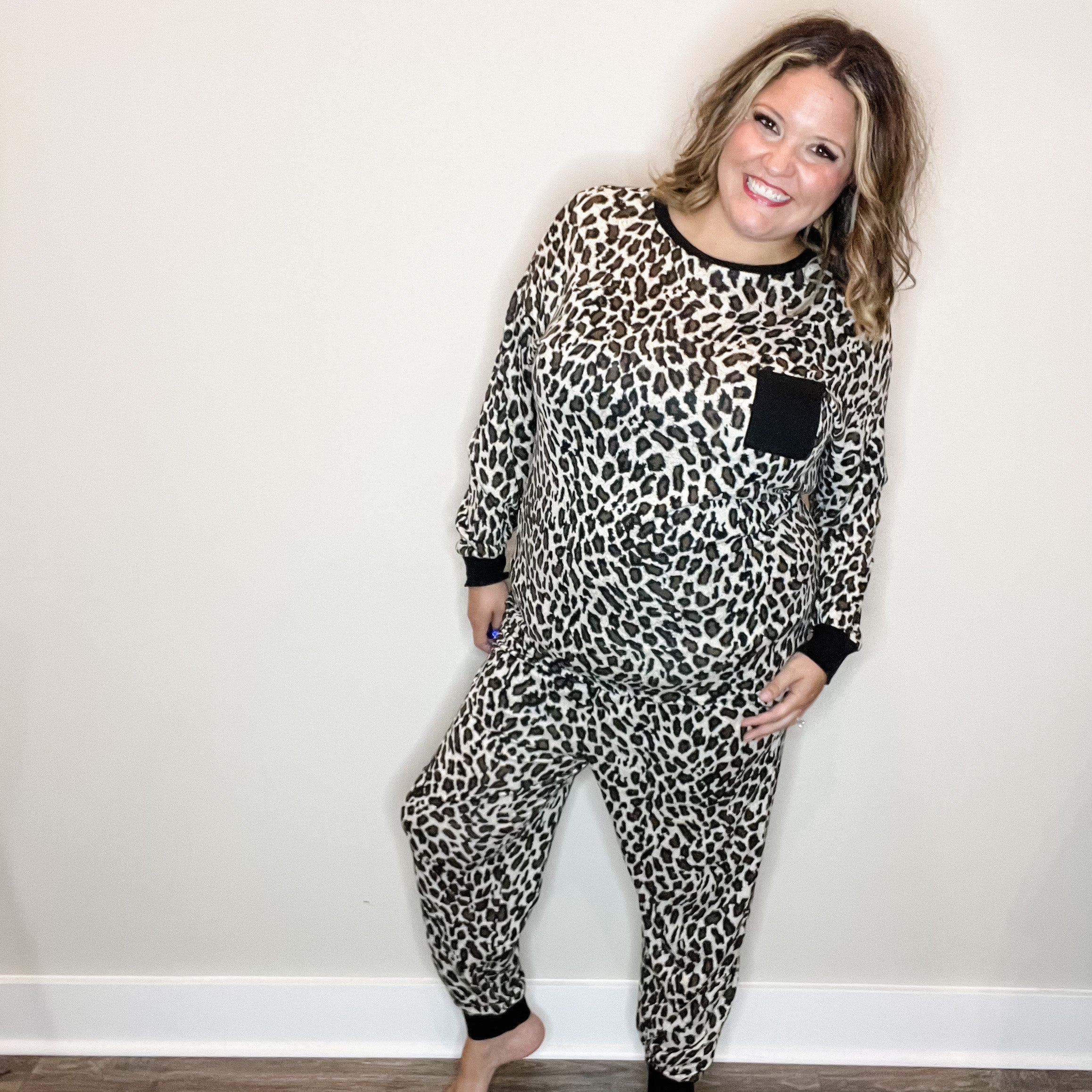 "Cozy" Animal Print Lounge Set with Pockets-Lola Monroe Boutique