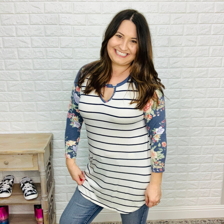 "Evelyn" Keyhole 3/4 Sleeve