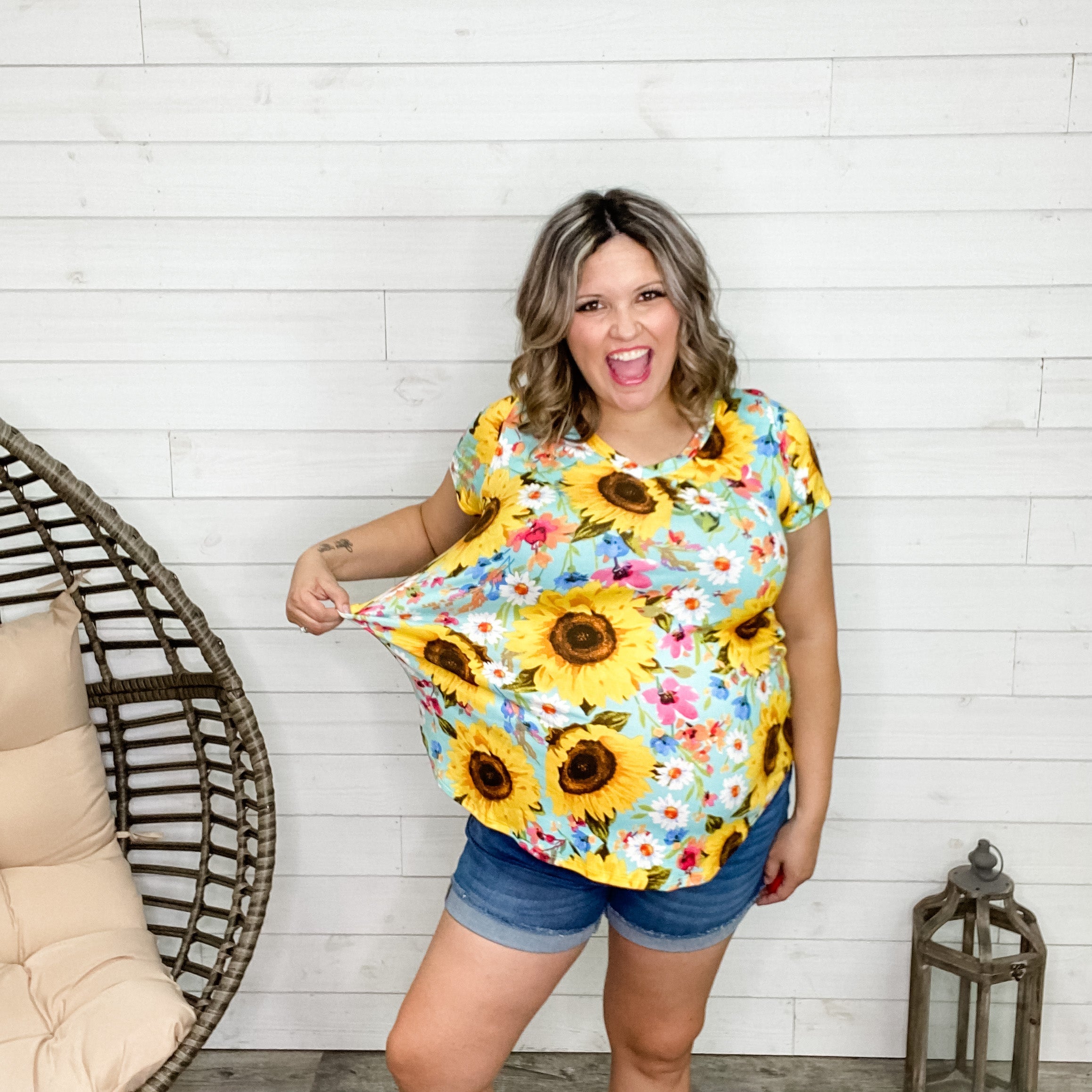 "Here Comes The Sun" Floral V Neck-Lola Monroe Boutique