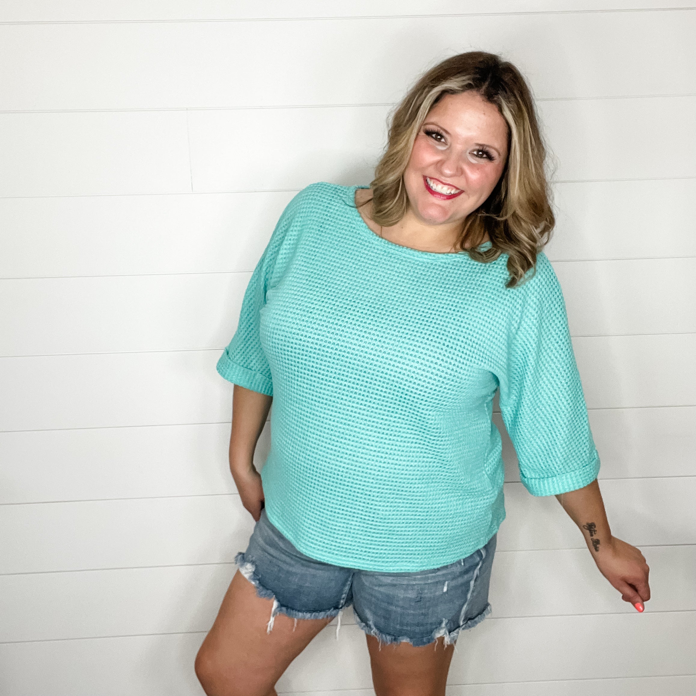 "Honeycutt" Cuffed 3/4 Sleeve Waffle Texture Top (Spearmint)-Lola Monroe Boutique