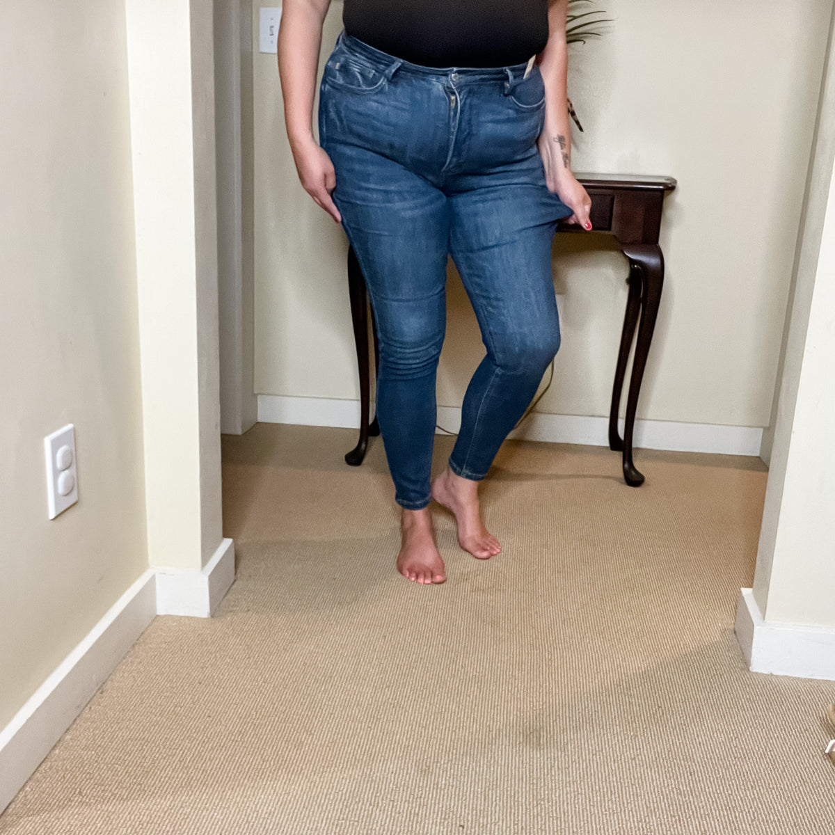 Judy Blue Put A Ring On It Tummy Control Skinny Jeans – Lola