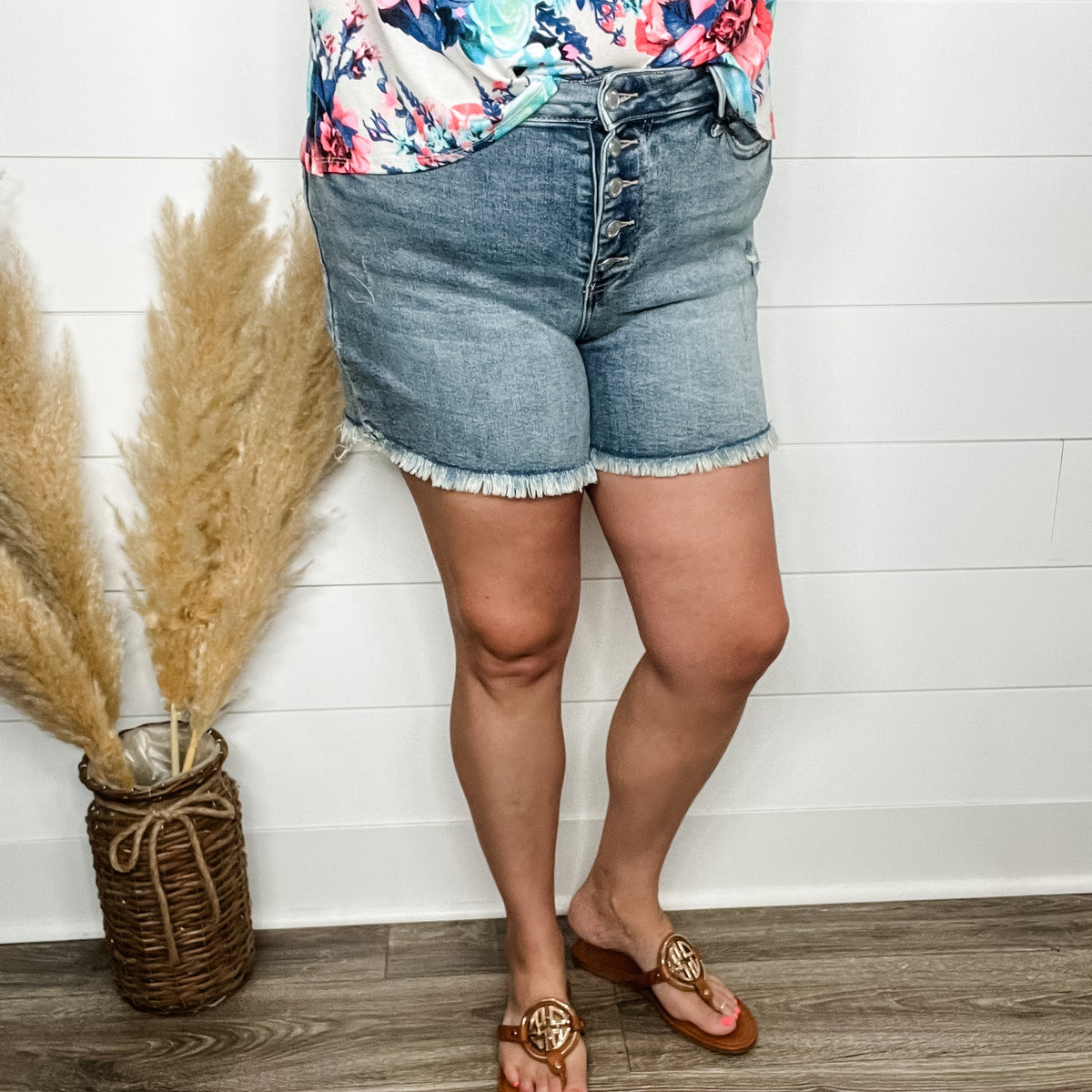 Judy Blue "Downtown Girl" Buttonfly shorts-Lola Monroe Boutique