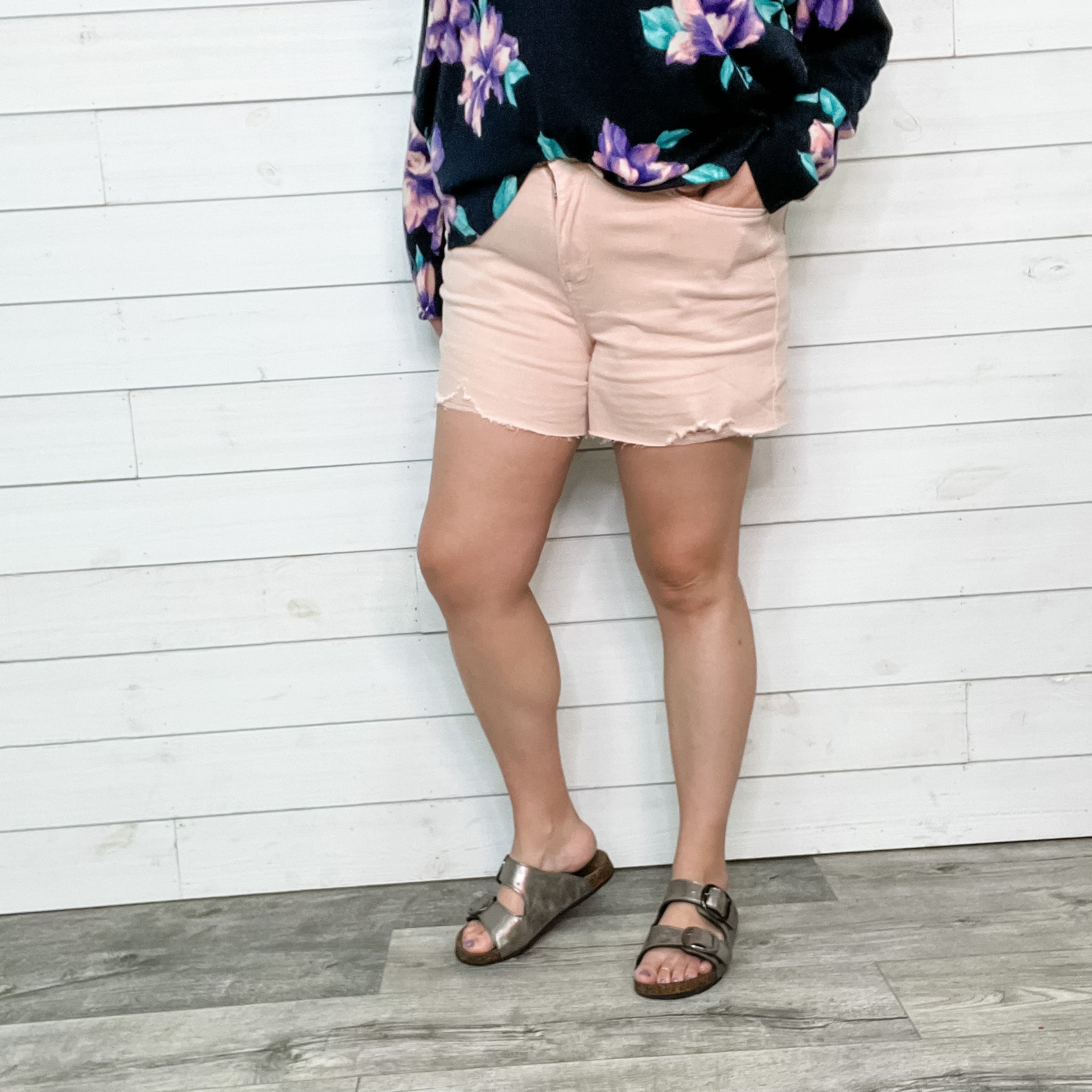 Judy Blue "Just Peachy" Frayed Hem Shorts-Lola Monroe Boutique