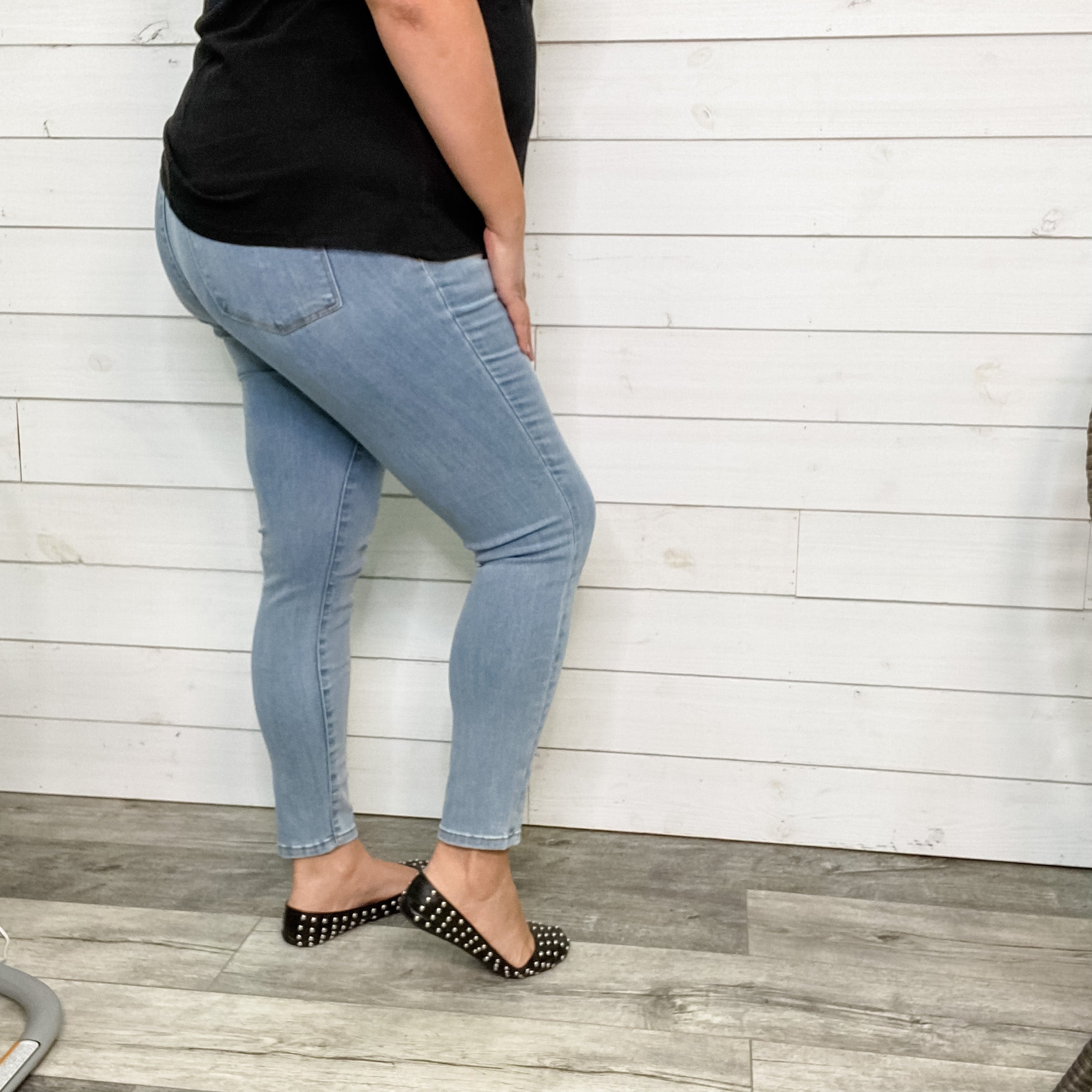 Judy Blue Light Wash Jeggings-Lola Monroe Boutique