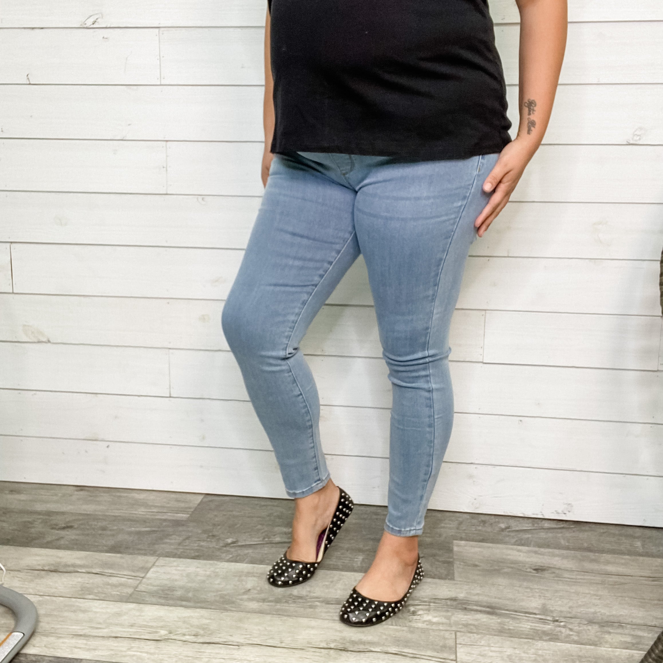 Judy Blue Light Wash Jeggings-Lola Monroe Boutique