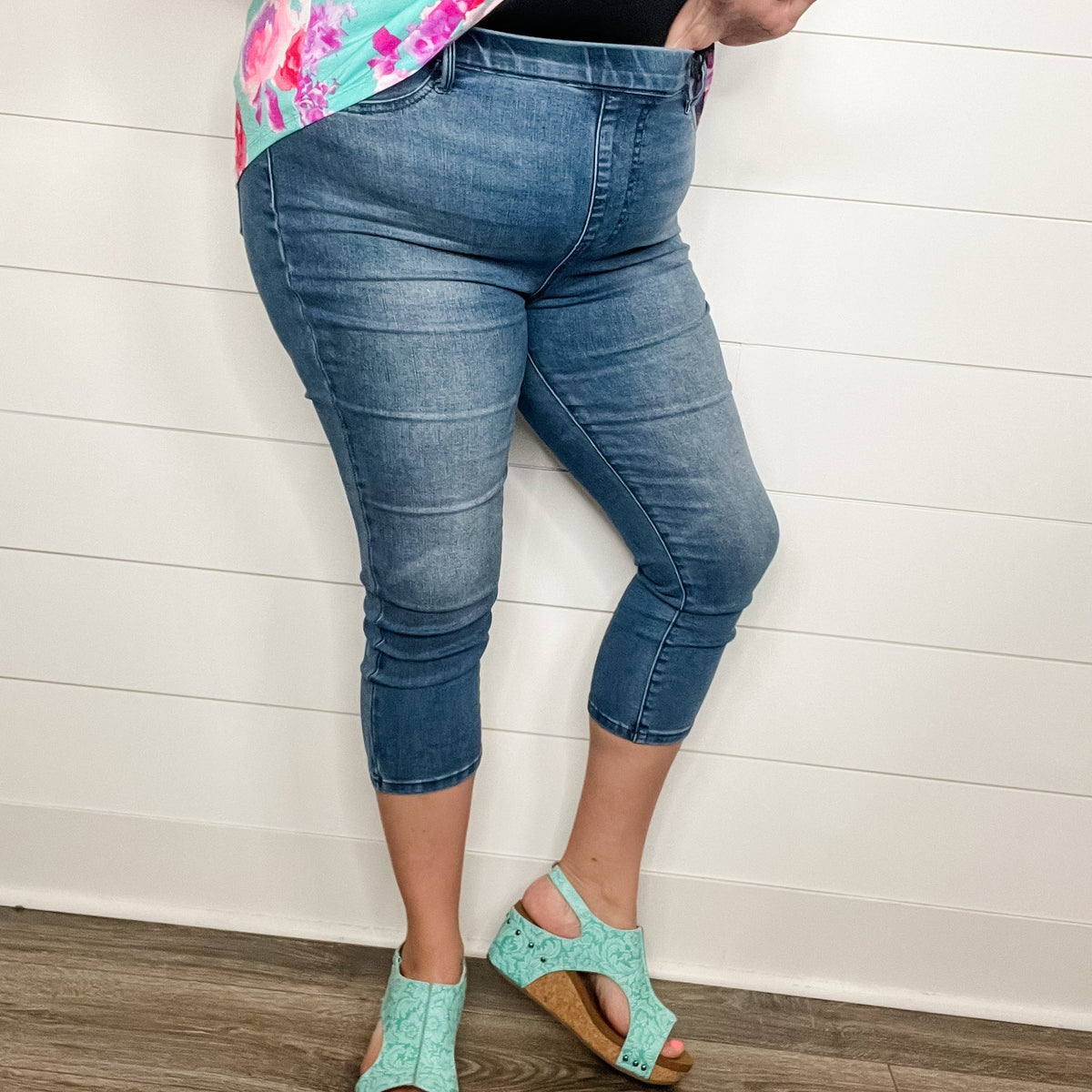 Judy Blue "Other Side of the Pillow" Pull On Cooling Denim Capris-Lola Monroe Boutique