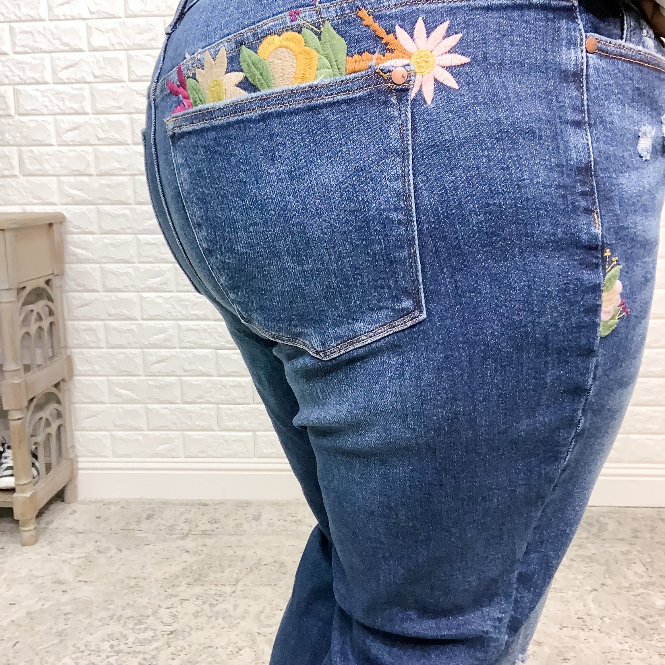 Judy Blue "Pocket Full of Posies" Floral Embroidered Boyfriend-Lola Monroe Boutique