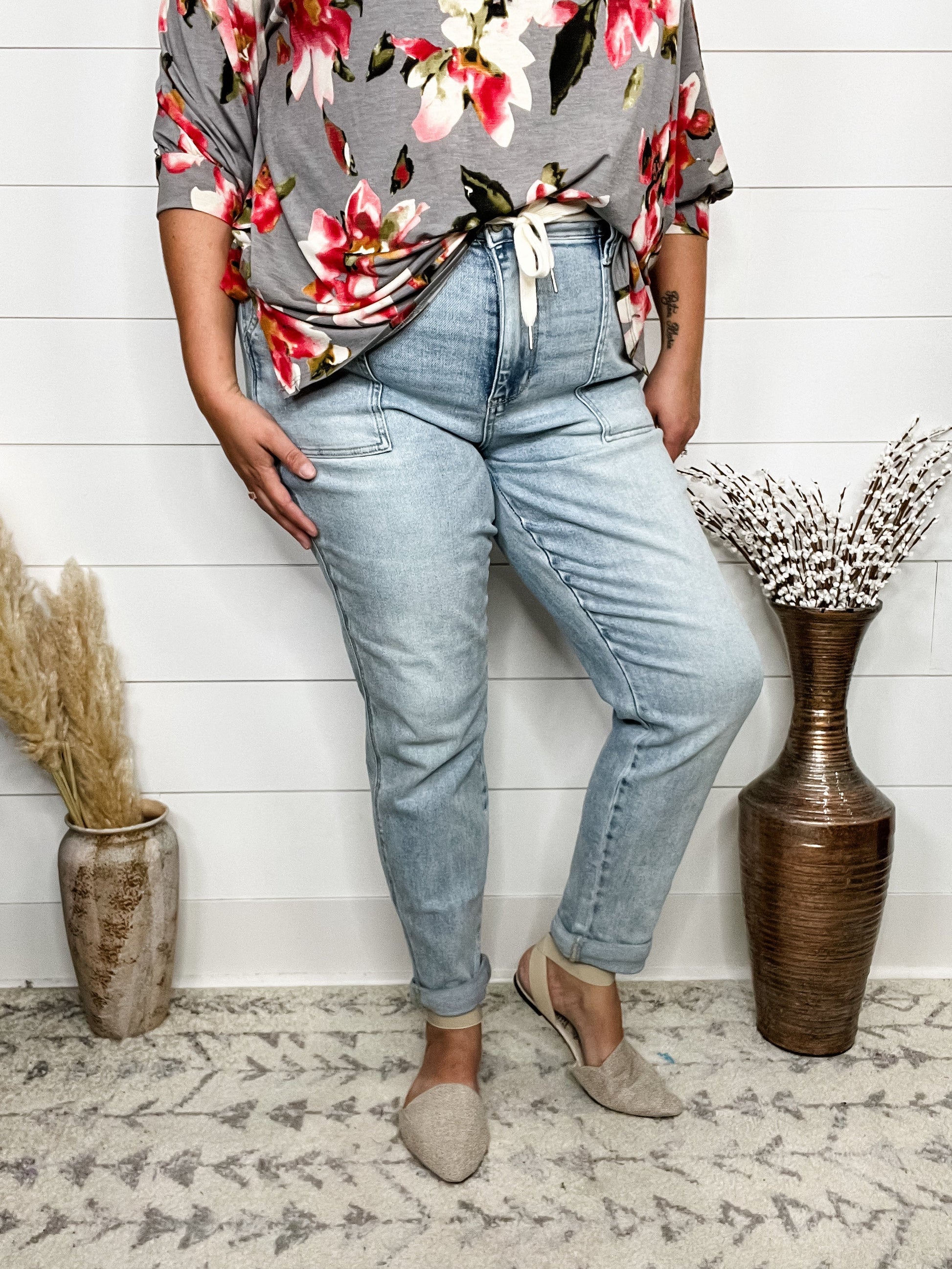 Judy Blue "She's Vintage" Joggers