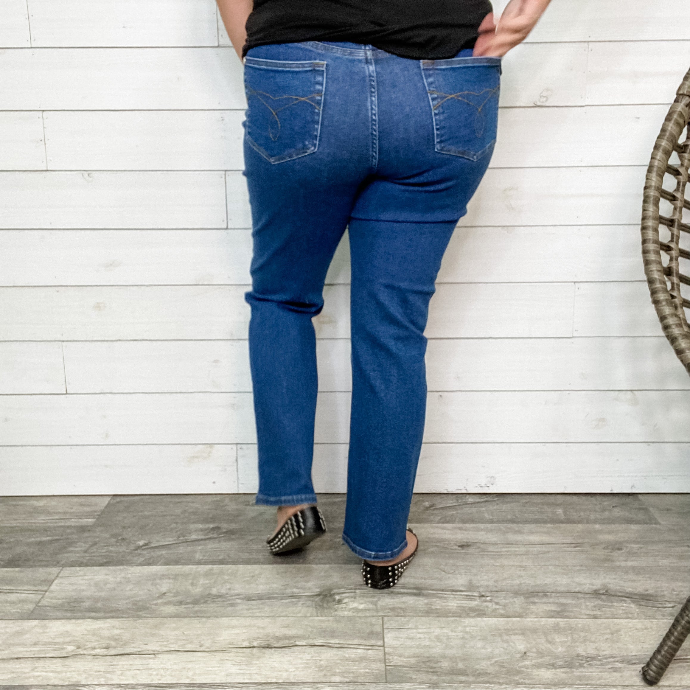 Judy Blue Vintage Straight Leg Mom Jean-Lola Monroe Boutique