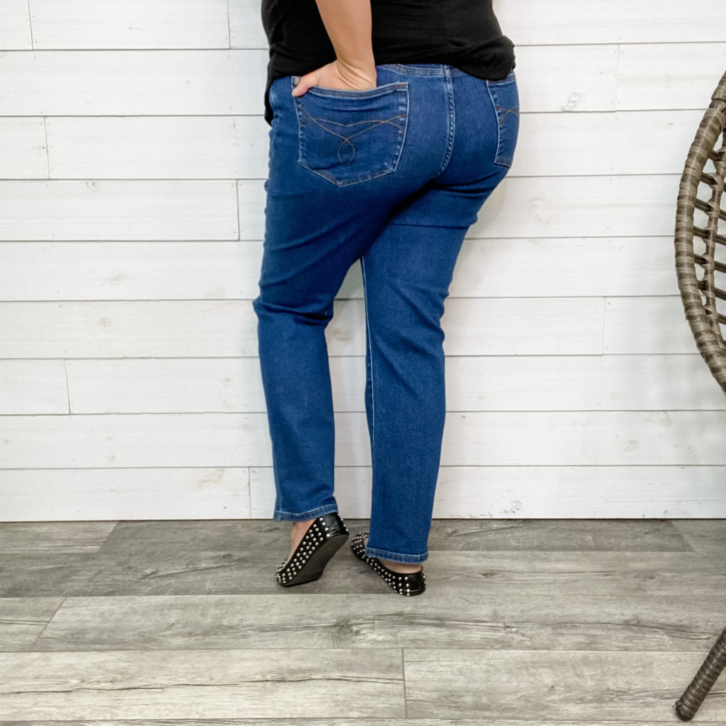 Judy Blue Vintage Straight Leg Mom Jean-Lola Monroe Boutique