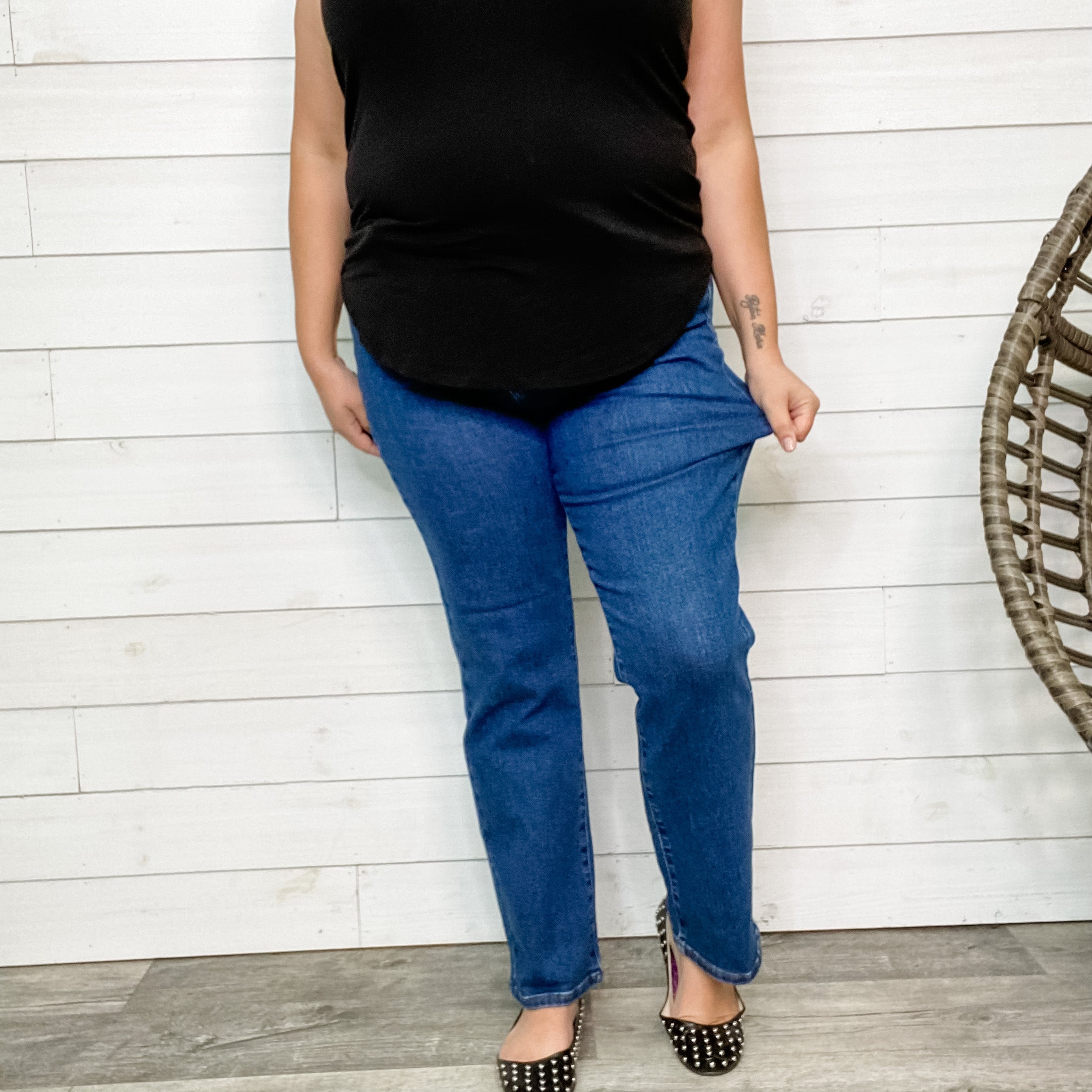 Judy Blue Vintage Straight Leg Mom Jean-Lola Monroe Boutique