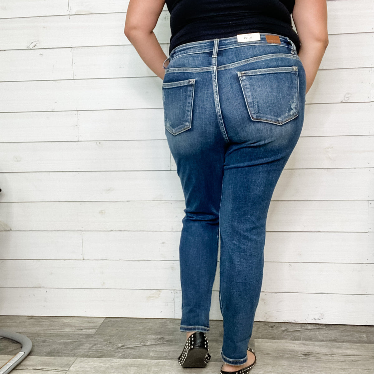 Judy Blue "Welcome to the Party" Boyfriend Jeans