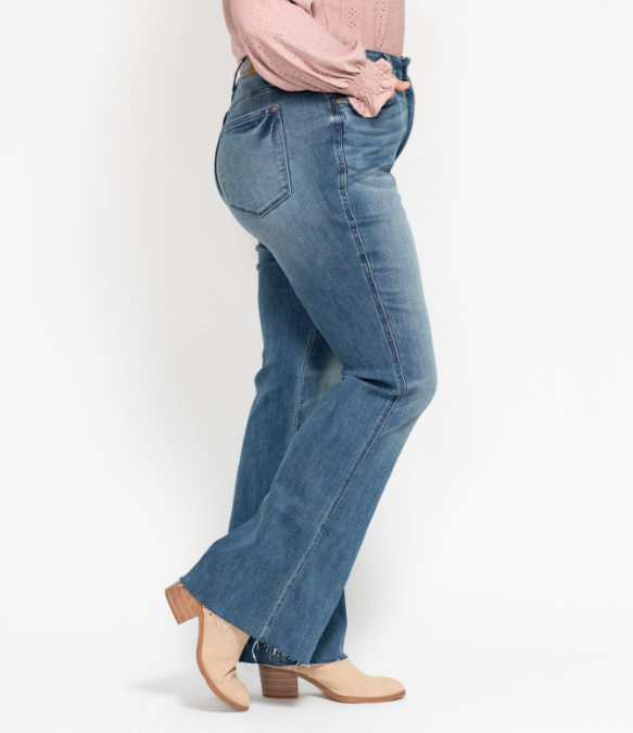 Judy Blue "Well Behaved" Tummy Control Flares