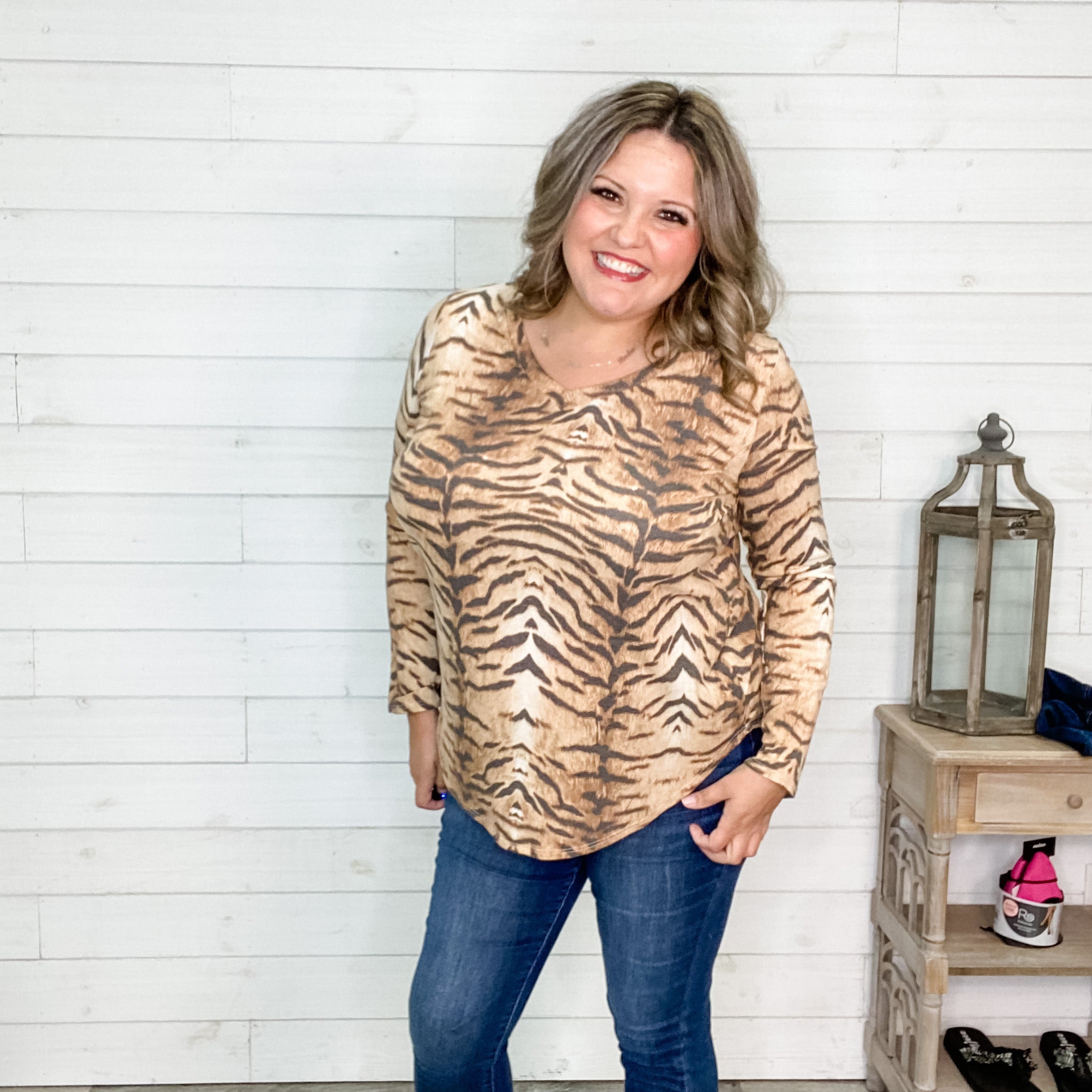 "Katy" Animal Print Long Sleeve V Neck-Lola Monroe Boutique