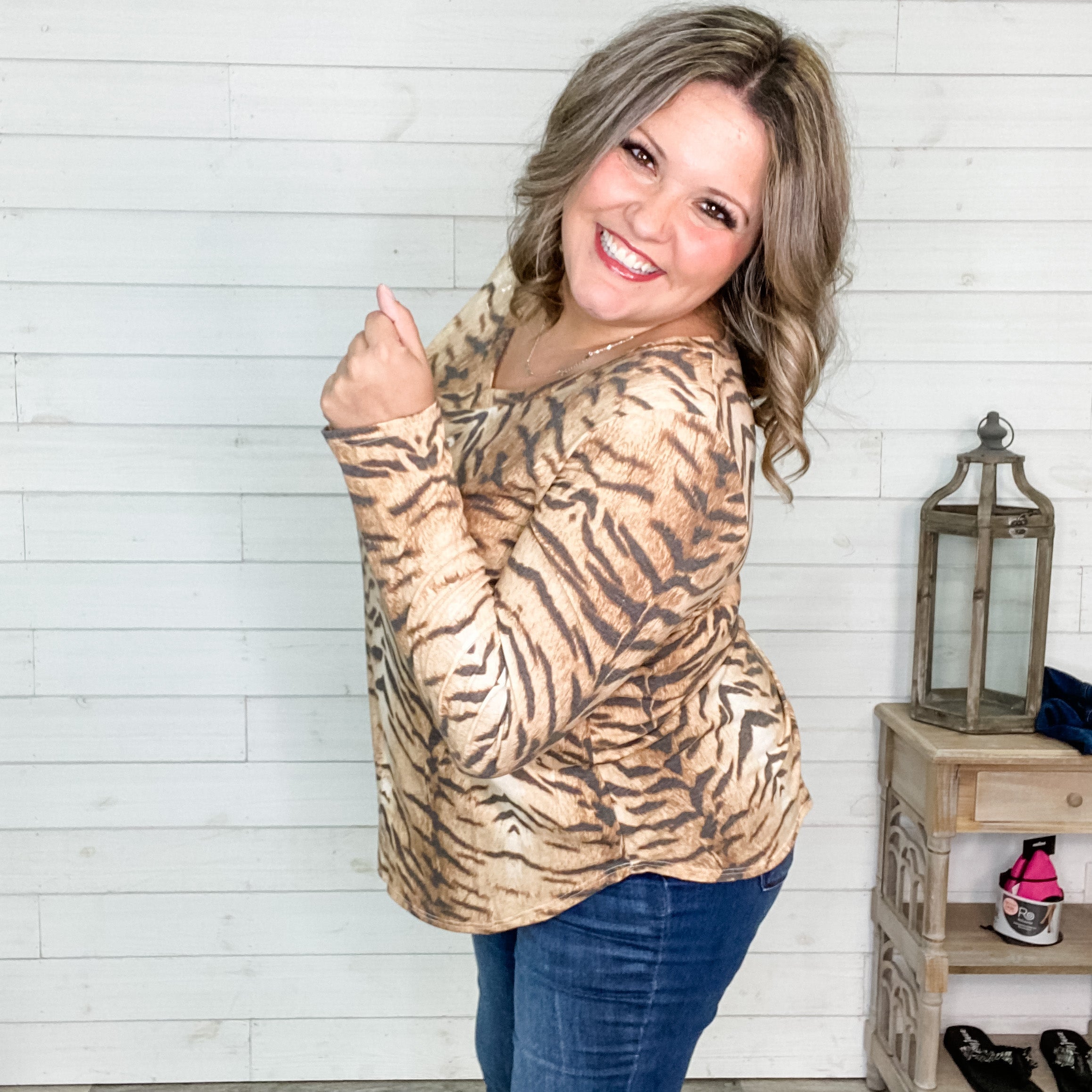 "Katy" Animal Print Long Sleeve V Neck-Lola Monroe Boutique