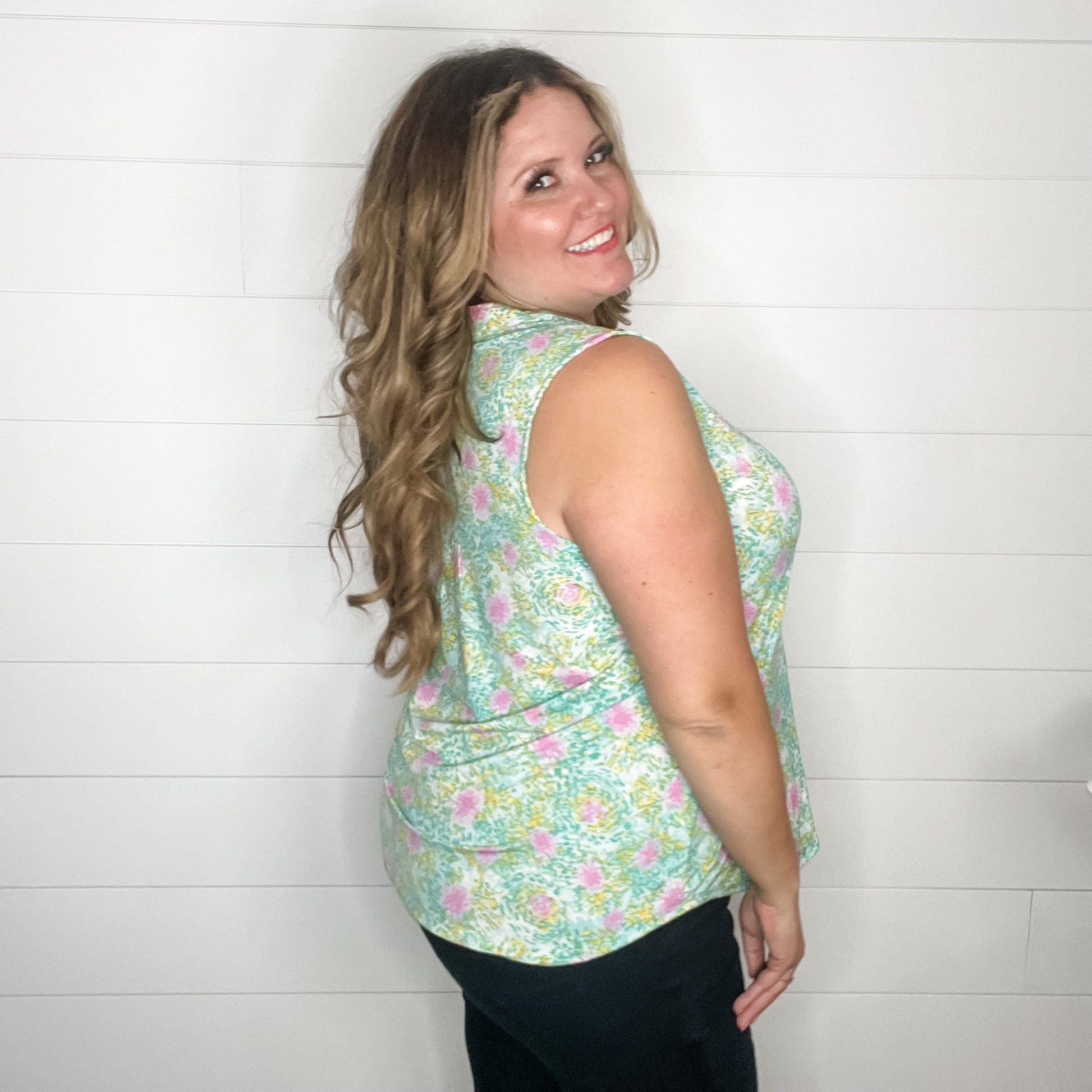 "Lerae" Sleeveless Lizzy