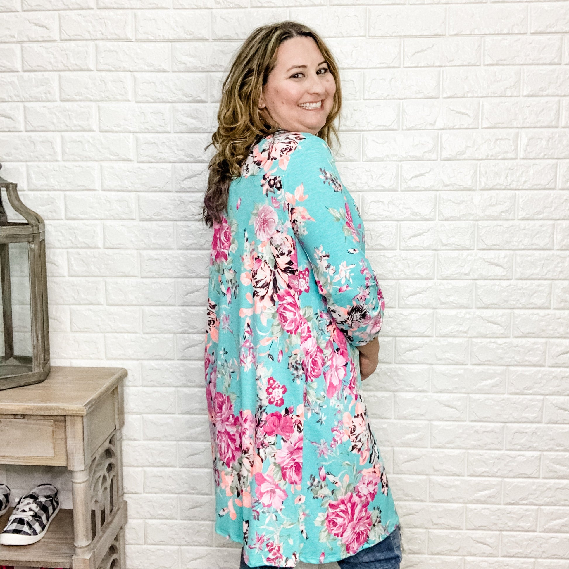 "Lunchin On The Veranda" Floral 3/4 Sleeve Kimono