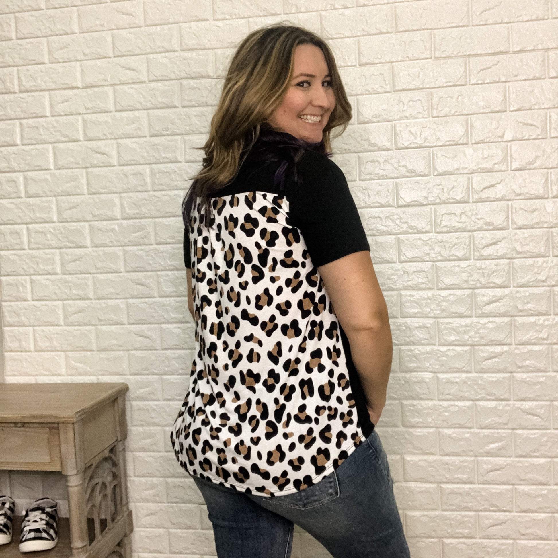 "Nora" Animal Accent V-Neck Pocket Tee (Black)