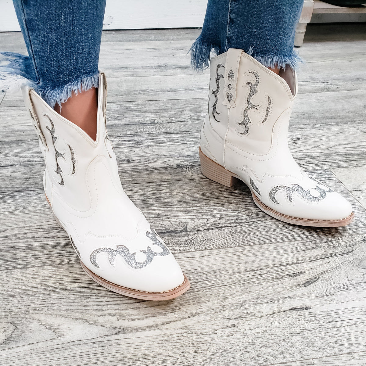 "Kaylee 2.0" Western Style Bootie (White)-Lola Monroe Boutique