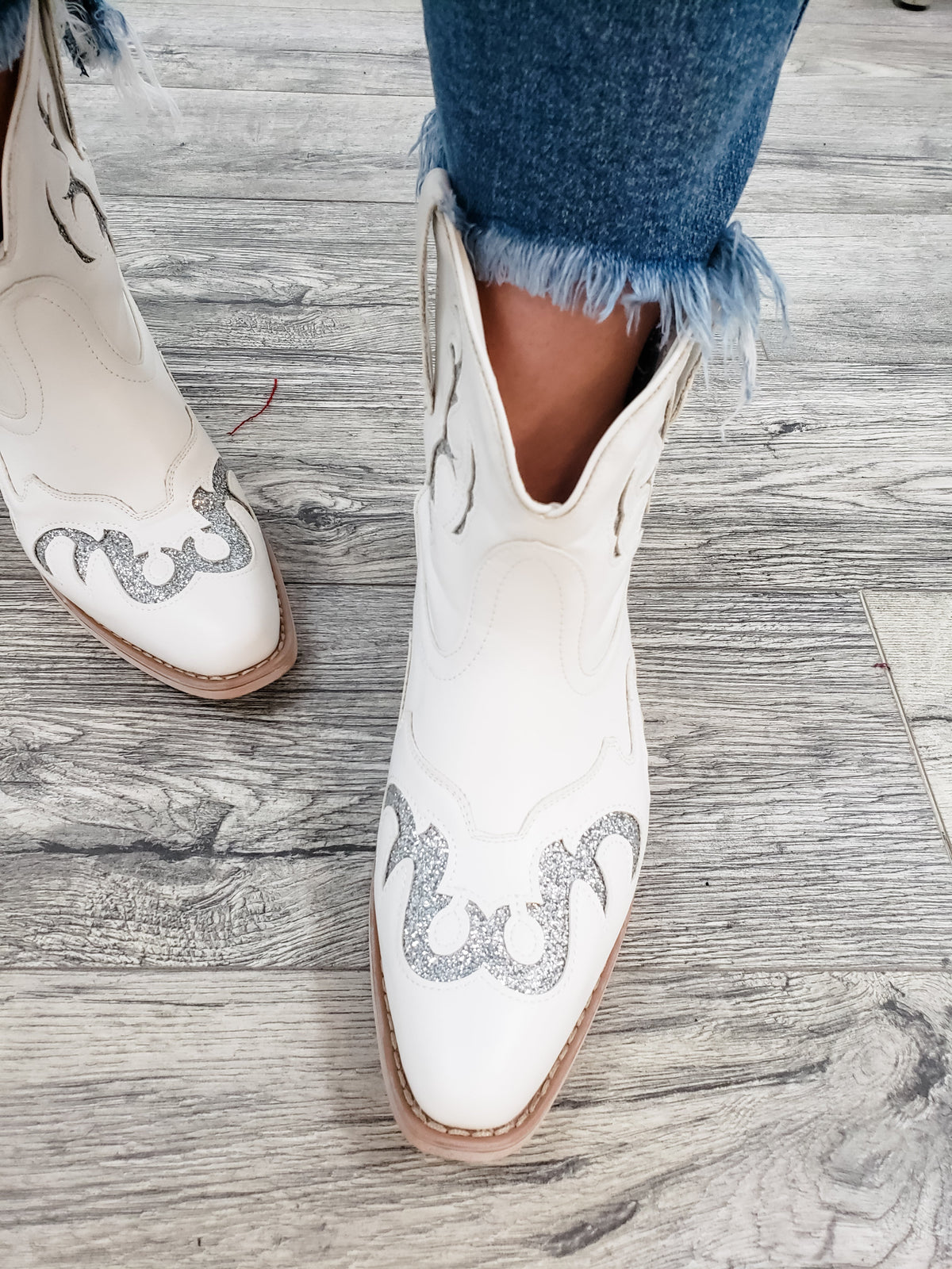 "Kaylee 2.0" Western Style Bootie (White)-Lola Monroe Boutique